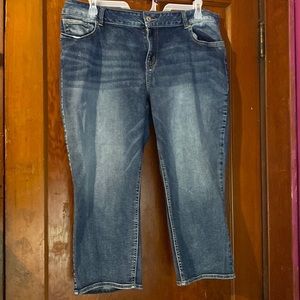 Maurices size 20 capris